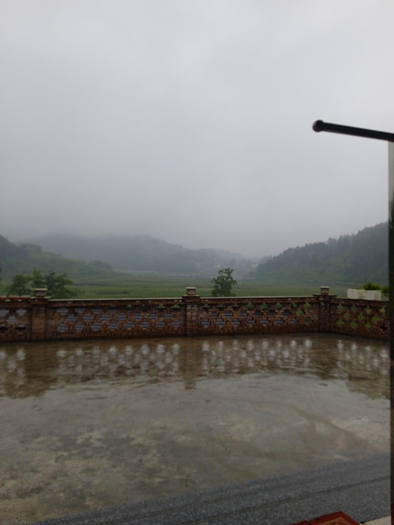 “银行存款是金钱，不是财富。真正的财富是股权、版权、代码、媒体内容——那些即便你