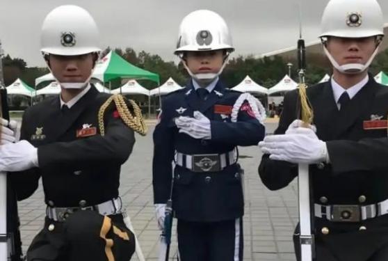 国家统一后18万台军怎么办？有消息称，台湾现役部队大约有18万人左右，统一后这部