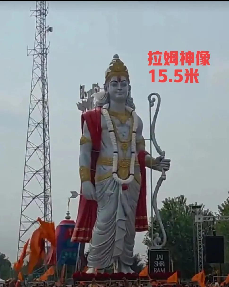 印度这是准备占领加拿大吗？8月3日，高达15.5米的印度教“拉姆神像”在加拿大多