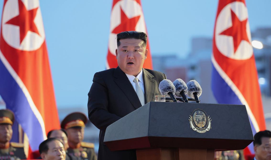 金正恩元帅在祖国解放80周年纪念活动上致辞。时间是8月15日左右。地点：解放