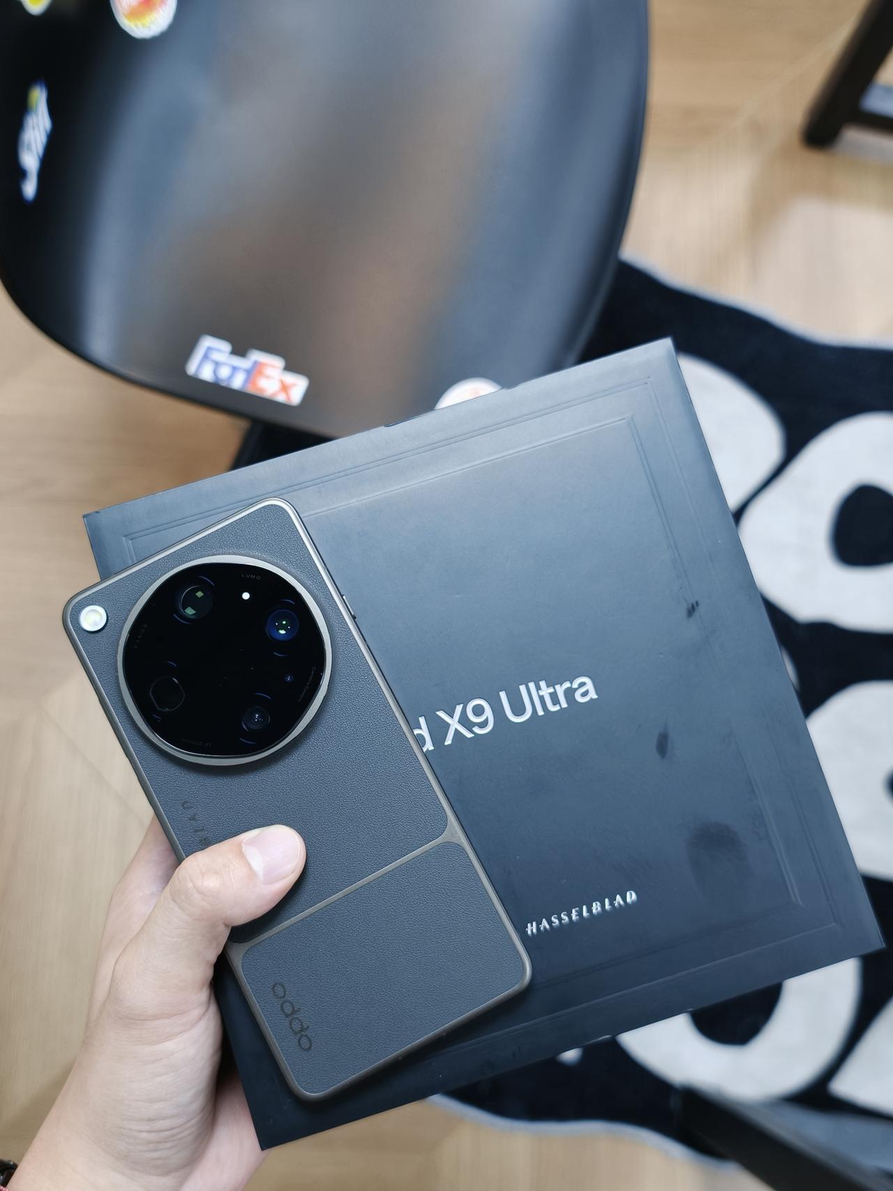 专门给喵星人配了一台口袋哈苏FX9U~用了好几年iPhone，电池我是真忍不了