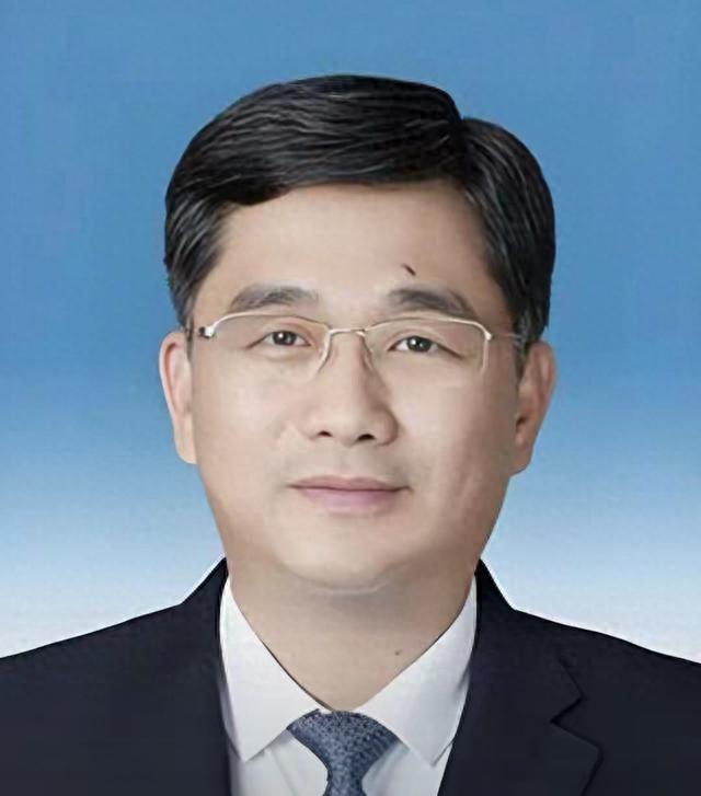 椅子还没坐热就落马，这次调动藏着啥玄机？2026年9月27日，福建漳州传