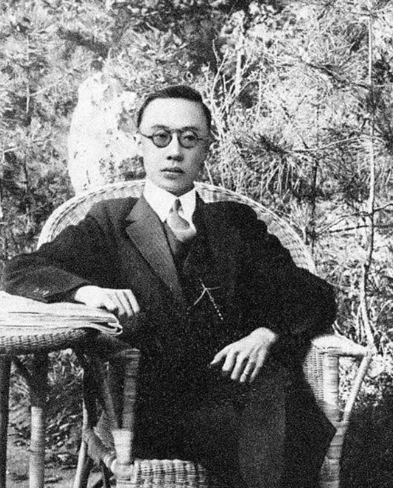 1962年春节，中南海的一场特别宴请上，毛主席突然问溥仪一句：“传国玉玺去哪了？