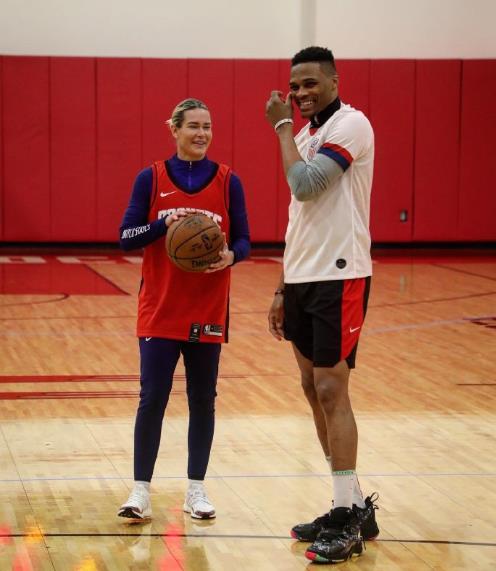 有数据媒体列出了NBA史上季后赛三分命中率最差榜，前提是在季后赛当中至少要出手5