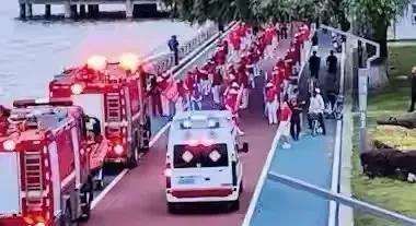 这件事性质非常恶劣，应该严惩组织头目，不是老年暴走团，其实她们还年轻。真的老年，