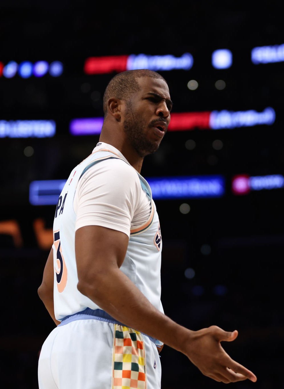 格里芬接受了《纽约邮报》的采访，谈到了保罗的未来。谈到保罗是否适合尼克斯，他说：