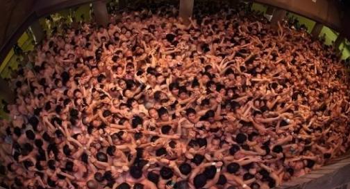 日本真是一个淫乱变态的国家啊！不以为耻，反以为荣。 现在是2026年6月，回