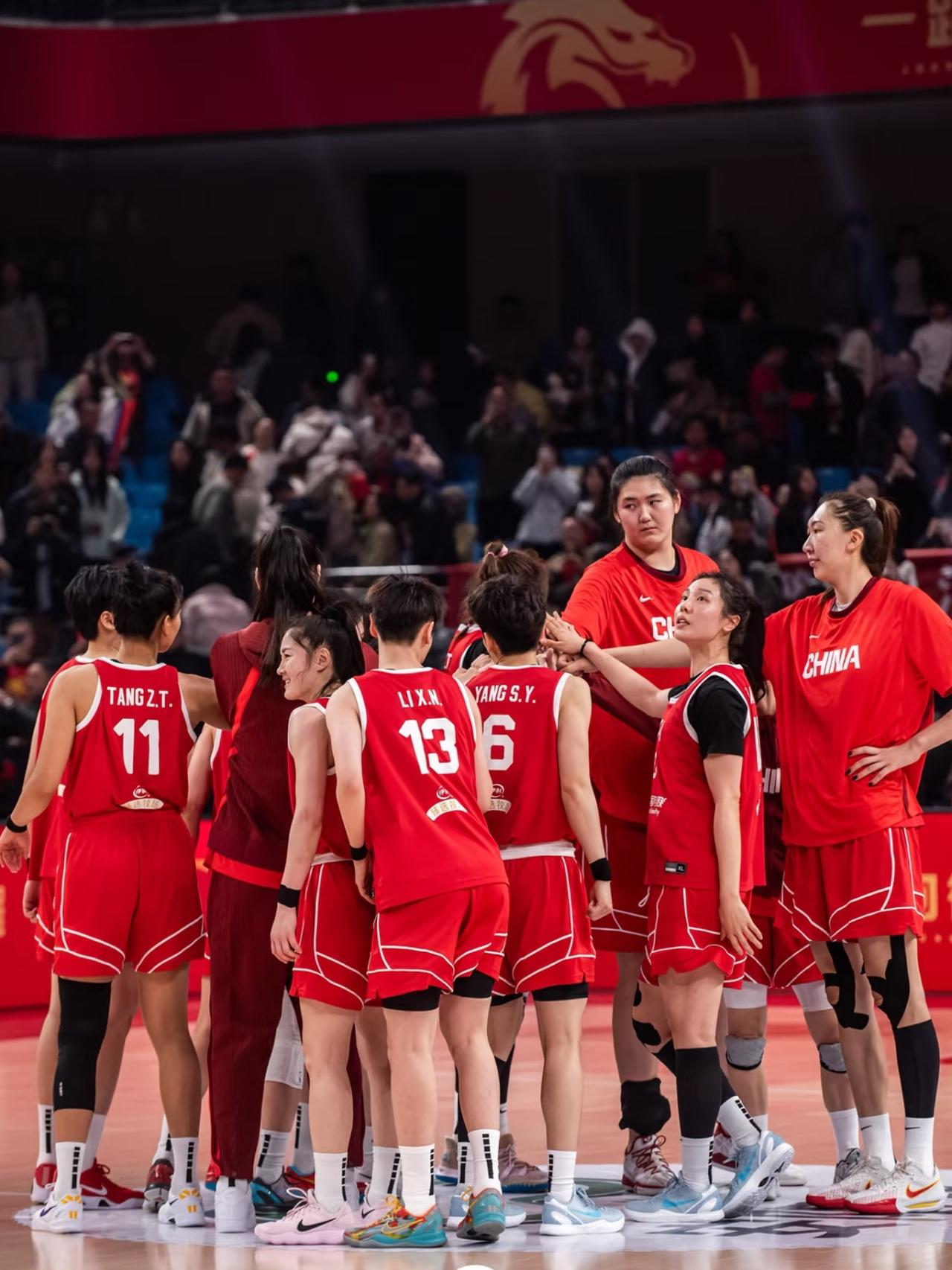 中国女篮媒体日定妆照出炉！颜值实力双在线，太飒了！中国女篮最新媒体日定妆照