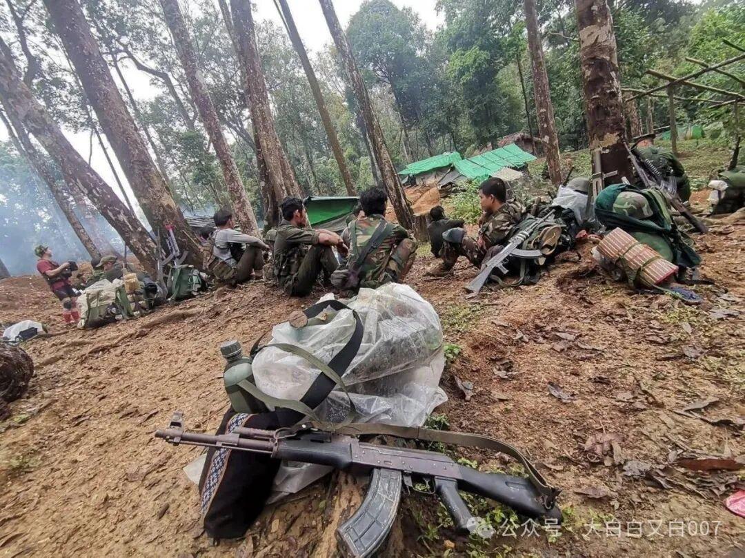 缅甸克钦军在弯莫夺回两个数天前丢失的前哨2026年1月22日据报道，克钦独立