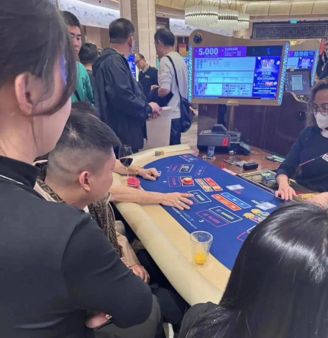如果内地公务员在澳门赌场赢了5000万，回来后大概率不会辞职，但是会面临一系列严