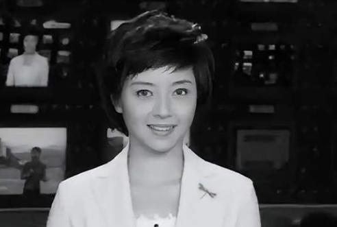 2015年，四川卫视女主持人佟瑶，聚完餐回酒店的路上，因为内急下车去路边草丛小解