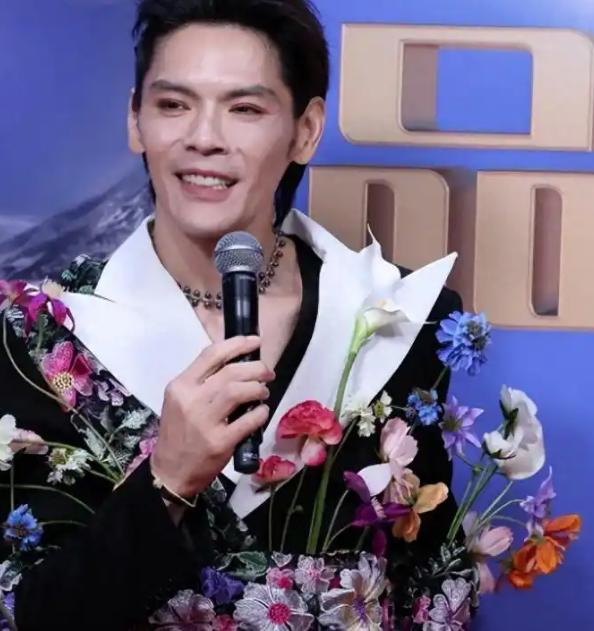 “别人花五个亿都扶不起我，那我就是阿斗”郭碧婷没料到，向家遗产交给自己才3哥月，