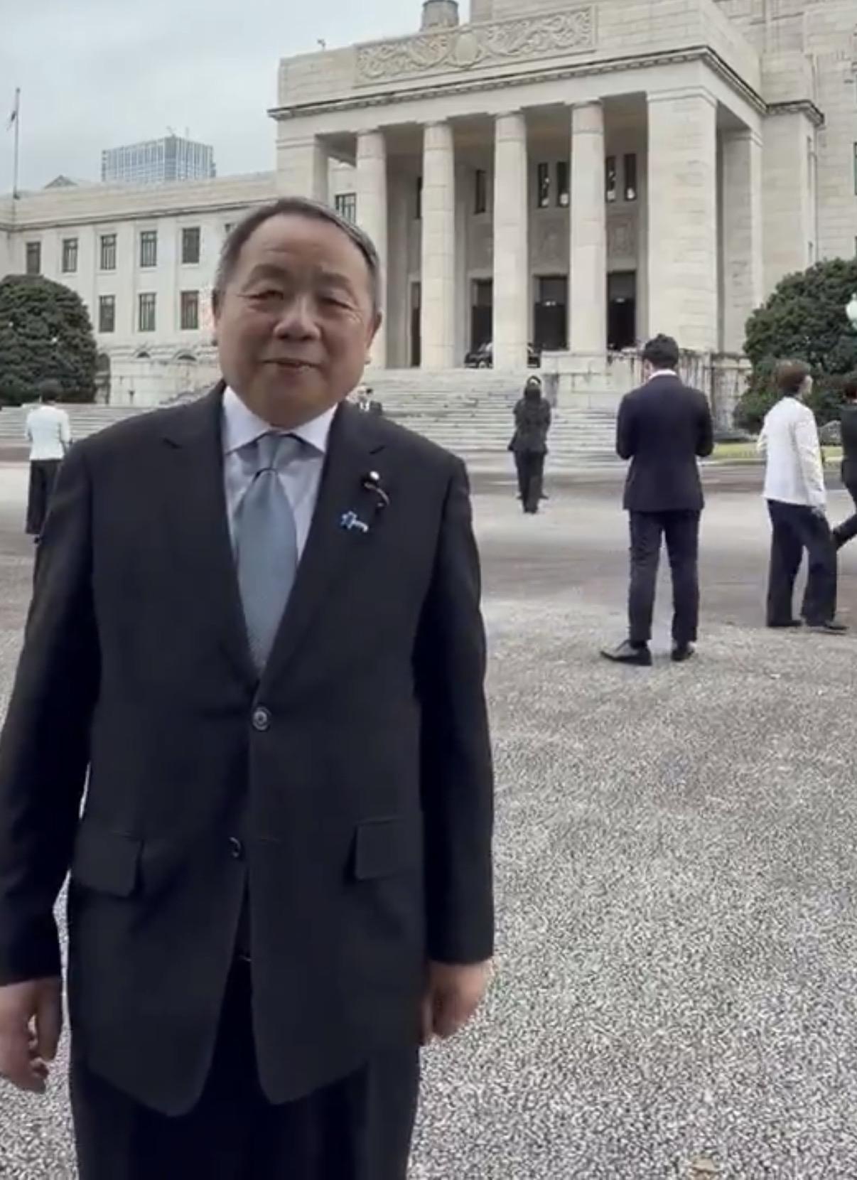 汉奸、日本参议员石瓶今天发文说：“今天到访外务省外交史料馆的展示室，看到了日中邦