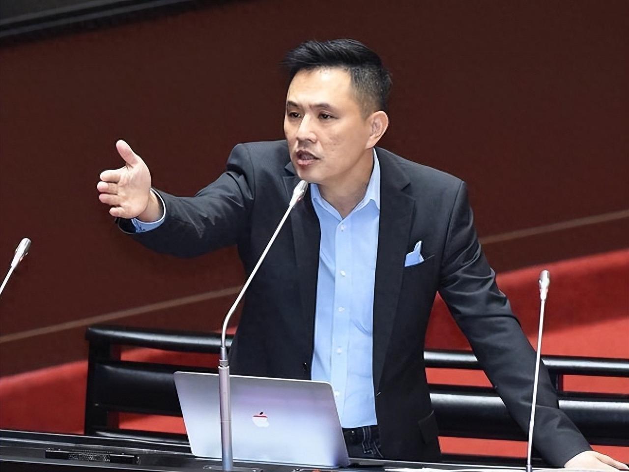 国民党文传会主委陈以信今日表示，国民党团已对“中选会”否决“鞭刑公投”强烈抗议并