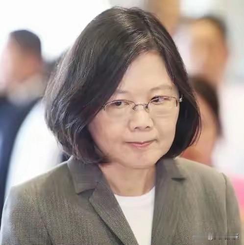 台湾前领导人蔡英文发表声明，8月7日这天，蔡英文出来讲话了。她说碰到危机，老