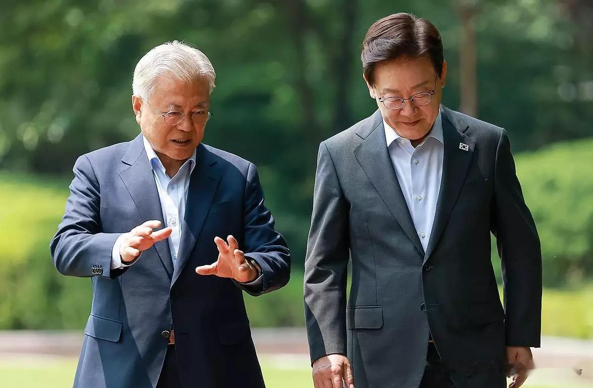李在明支持率下跌，党内纷争不断，紧急会晤文在寅寻帮助，就阵营团结、检察改革与半岛