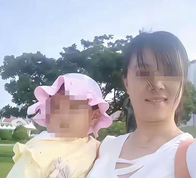 太讽刺了！5月8日消息，青岛有一对夫妻，男子十二年含辛茹苦养家，包揽所有