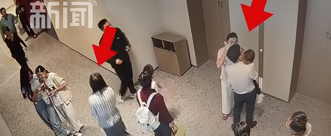 “心理素质真强大啊！”陕西西安，一女子逛街时把手机落在了厕所。等她回头去找，早没