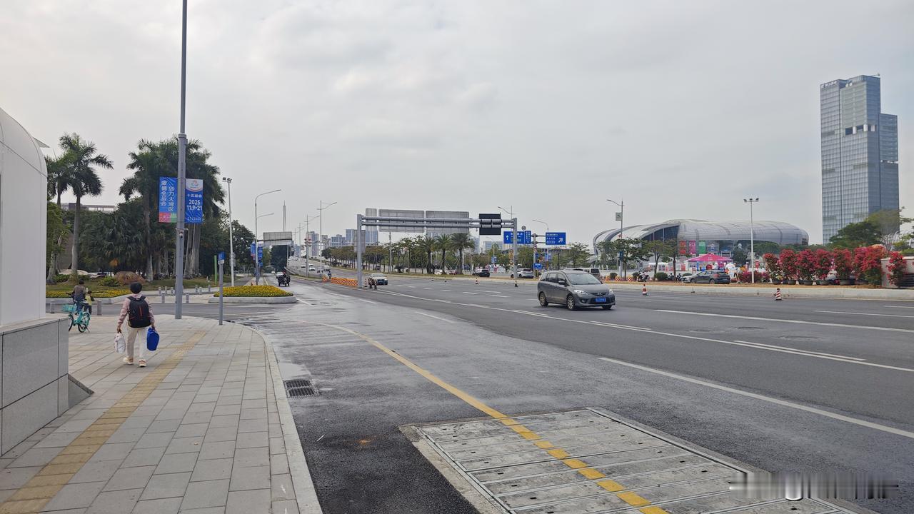 南沙凤凰大道快速化最大的缺陷就是凤凰一桥下来这个位置，无法进入隧道。这里画的是一