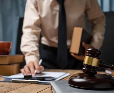 山东烟台，男子同妻子的表妹发展成情人关系，还生下了一个女儿。数年之后，妻子无意间