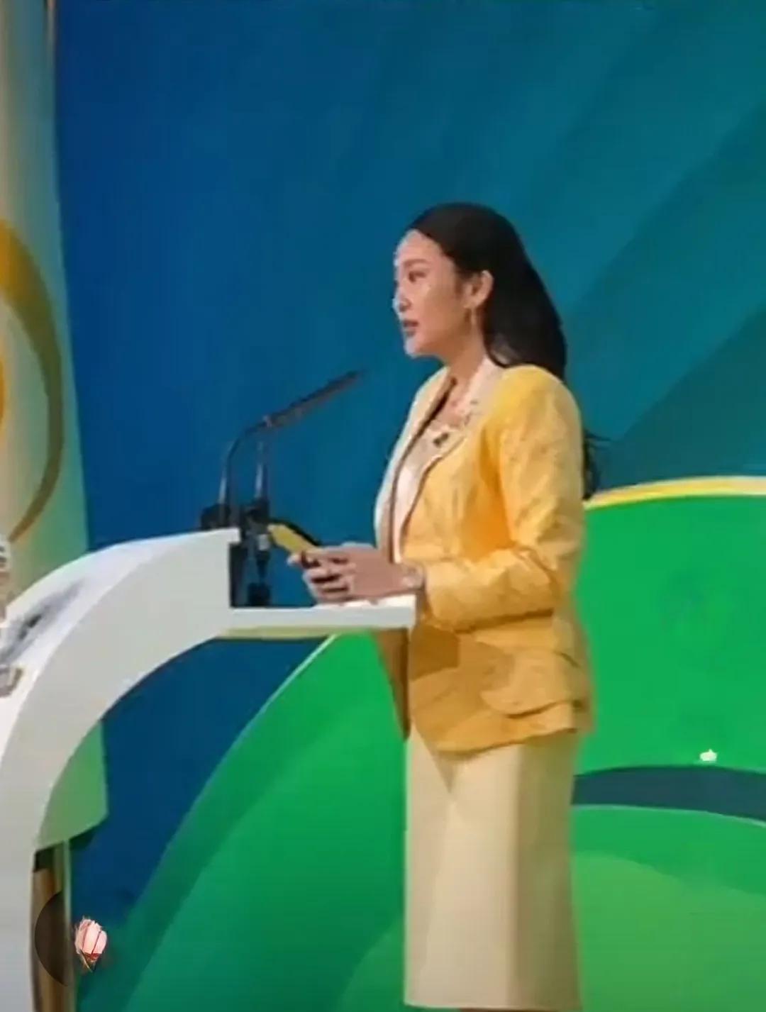 静待花开！佩通坦已向泰国宪法法院提交结案陈词。从佩通坦极佳的状态和容光焕发的容颜