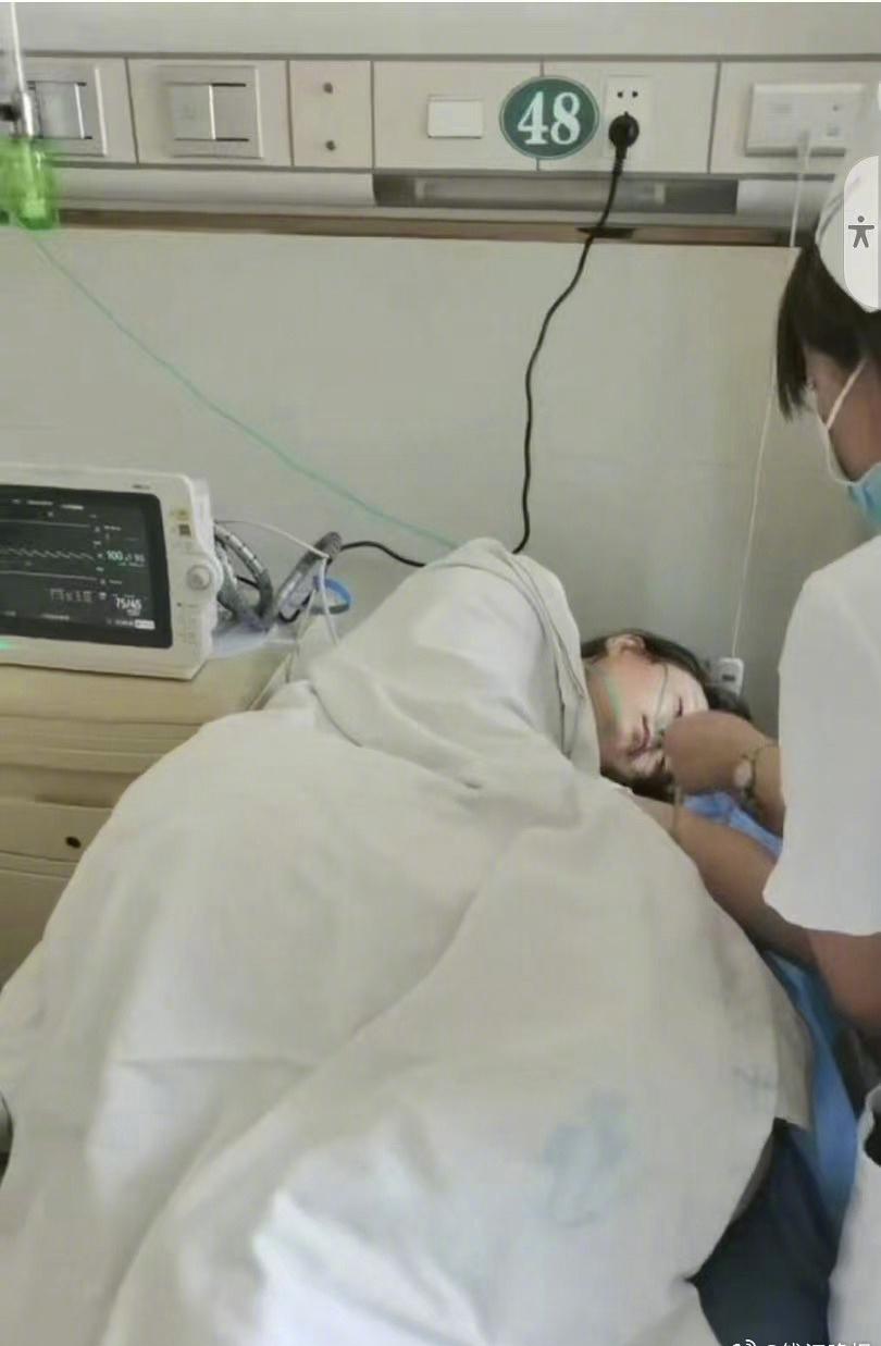 甘肃天水白女士的经历在网上引起了轩然大波。她去做了个取环手术，结果却差点丢了命，