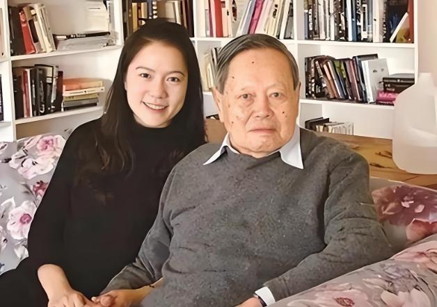 对不起！翁女士，终究是我肤浅了，原来他们之间的爱情并不是网上说的那么肤浅