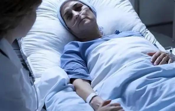 生活中的疲惫感、体重变化、咳嗽以及排便异常，或许在忙碌的日常中只是小小的不适。但