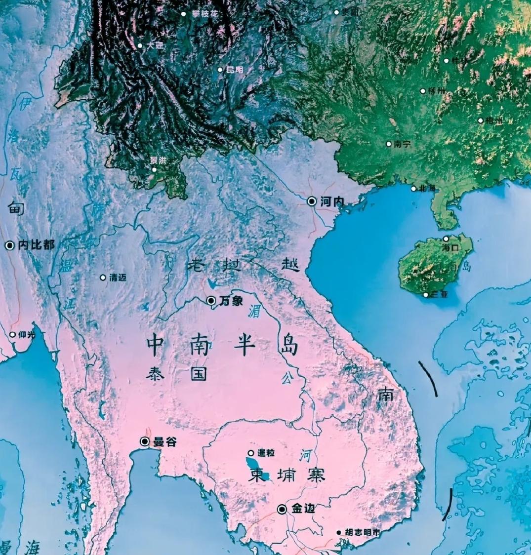 为什么我们当年一定要出手制止越南统一中南半岛？今天看，这个决策太英明了。翻来