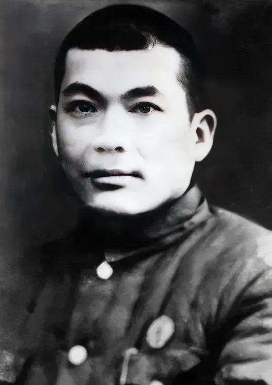 1941年，牛子龙杀掉了军统豫站站长，没过多久，上级请他喝酒，想借机除掉他，牛