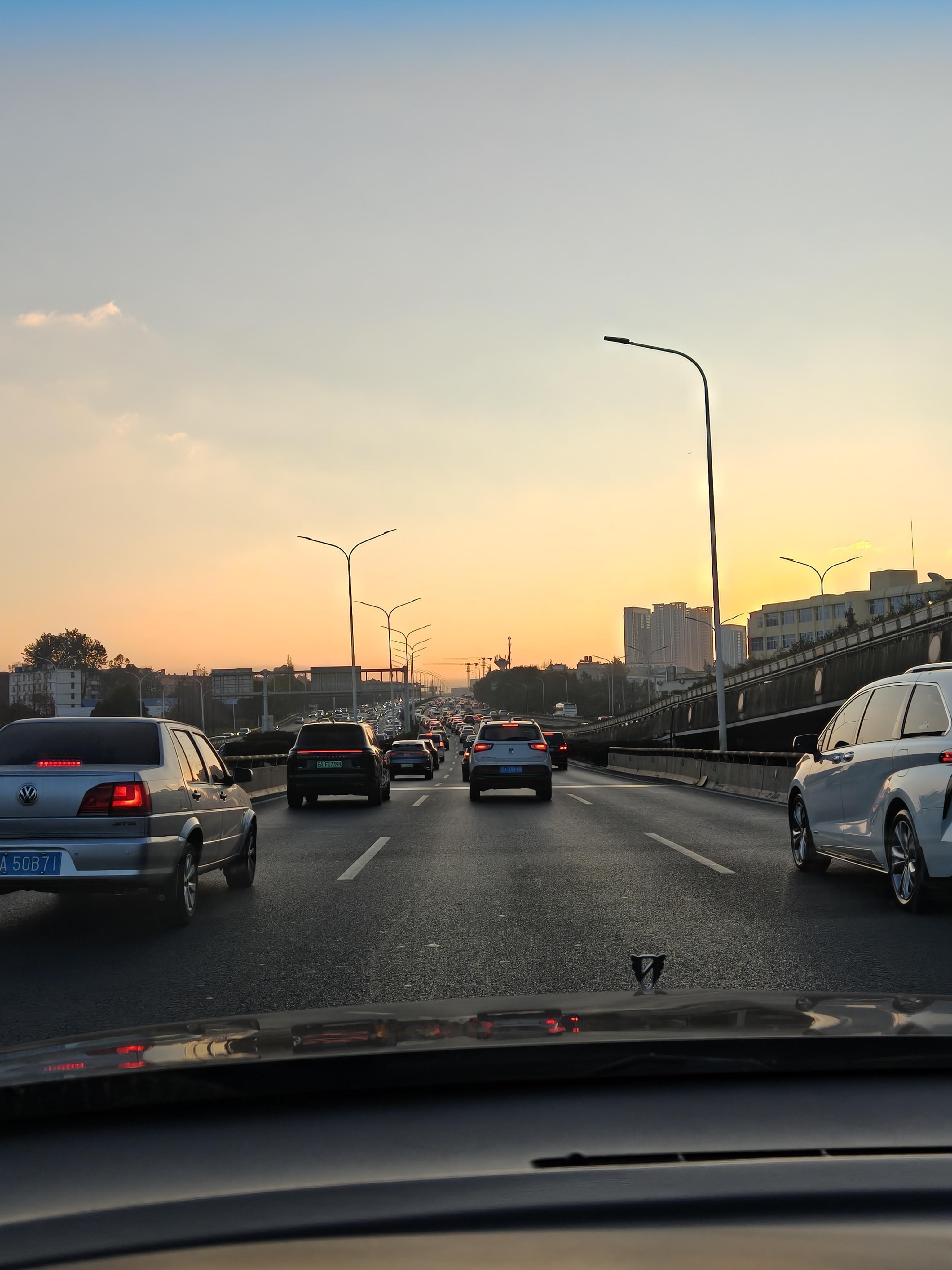 好久没早上吃小锅米线了