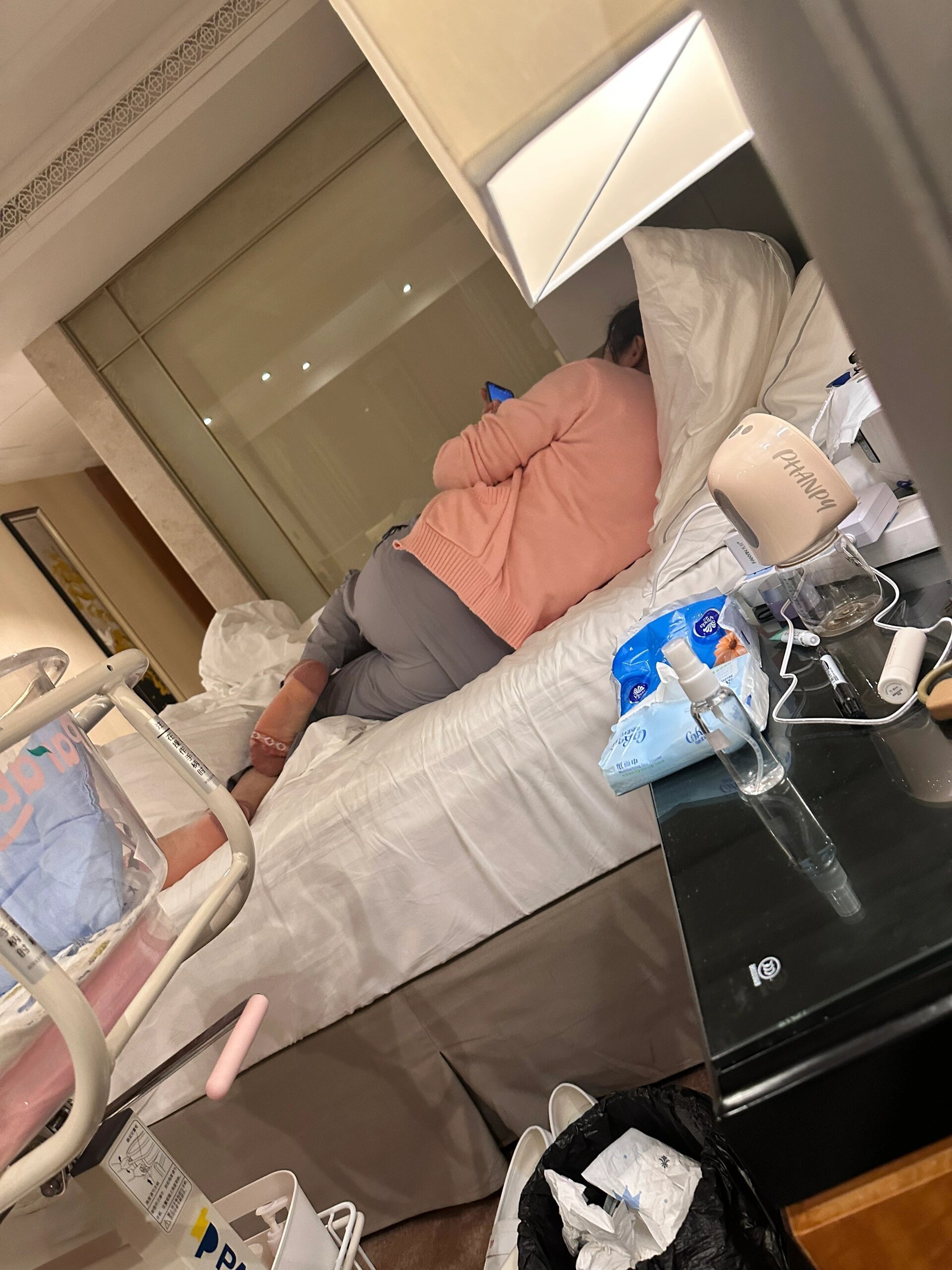 月嫂躺我床上真的接受不了！！​​​