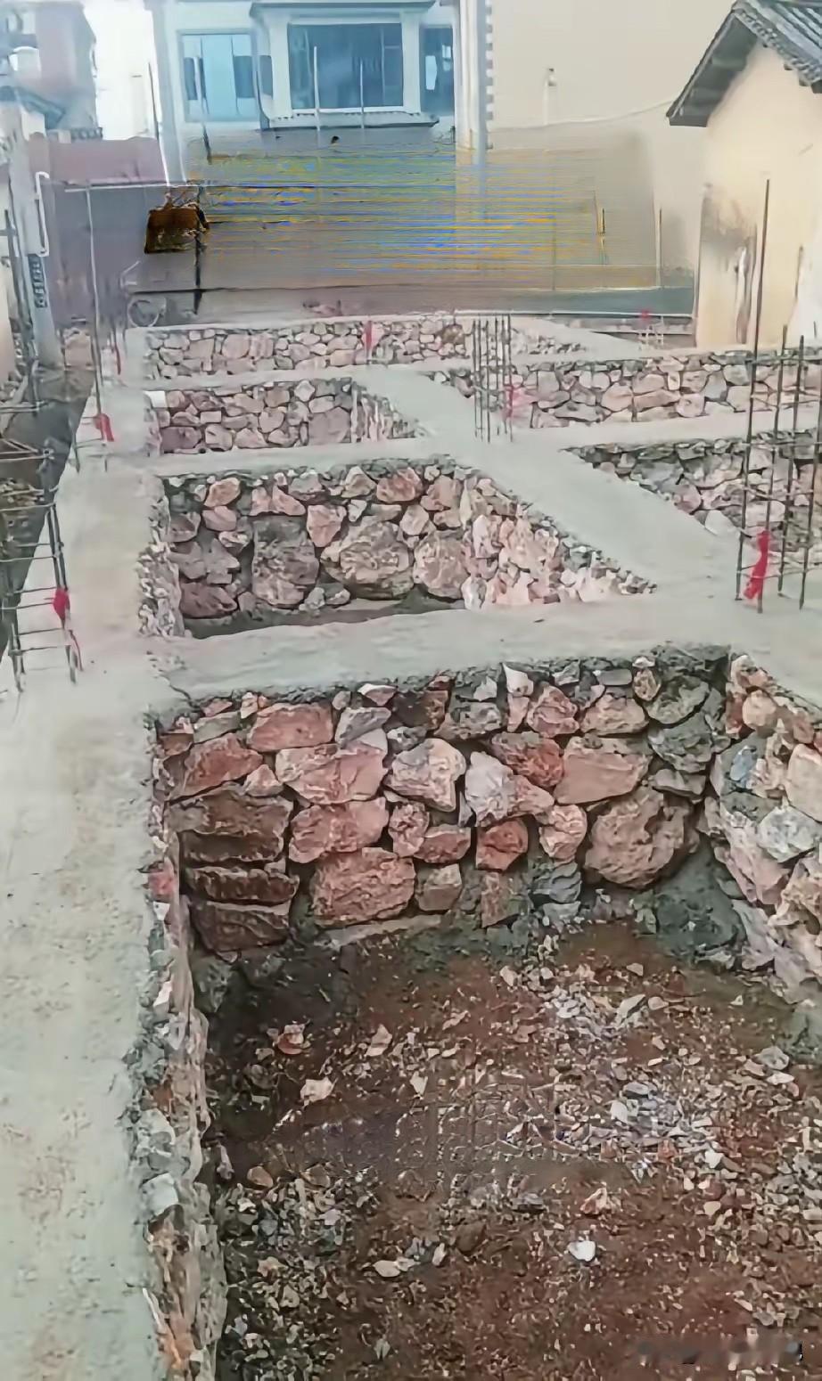 这样的地基建房能抗震吗？