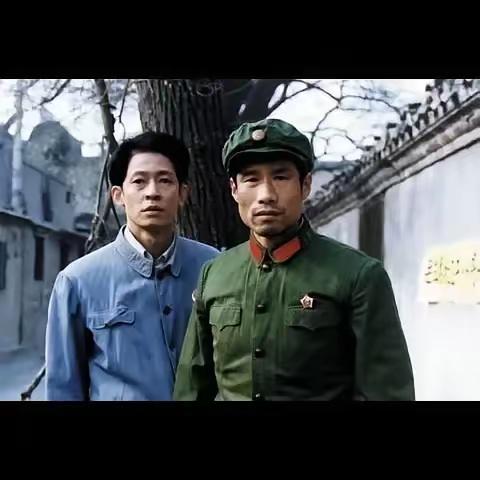 这几天晚上再看一部电视剧。这个电视剧是30年前拍摄的谍战剧；王志文和刘佩琦等
