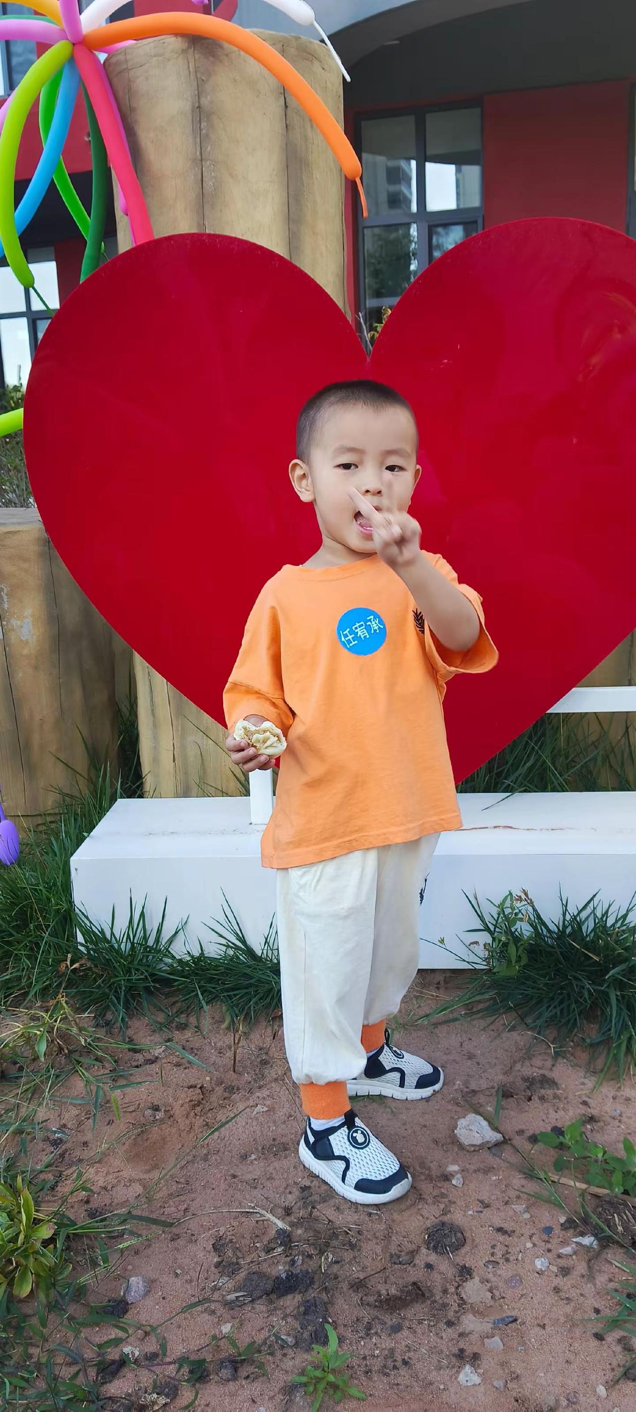 人类可爱幼崽