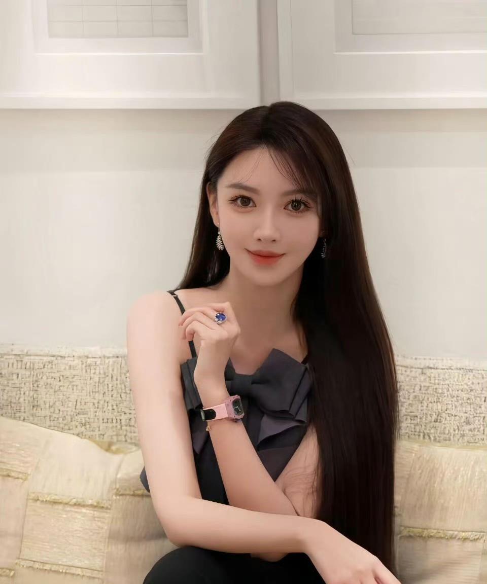 叶珂的眼泪流再多，黄晓明也不会回头了。黄晓明对她真的很好，事情闹到今天这一步完全