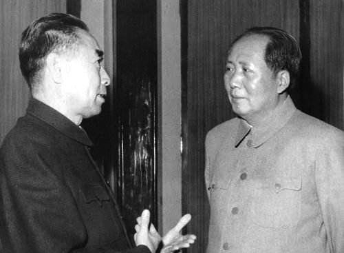 新中国成立后，苏联第一个与中国建交，这当然是好事，但还是发生了一个小插曲，让毛主