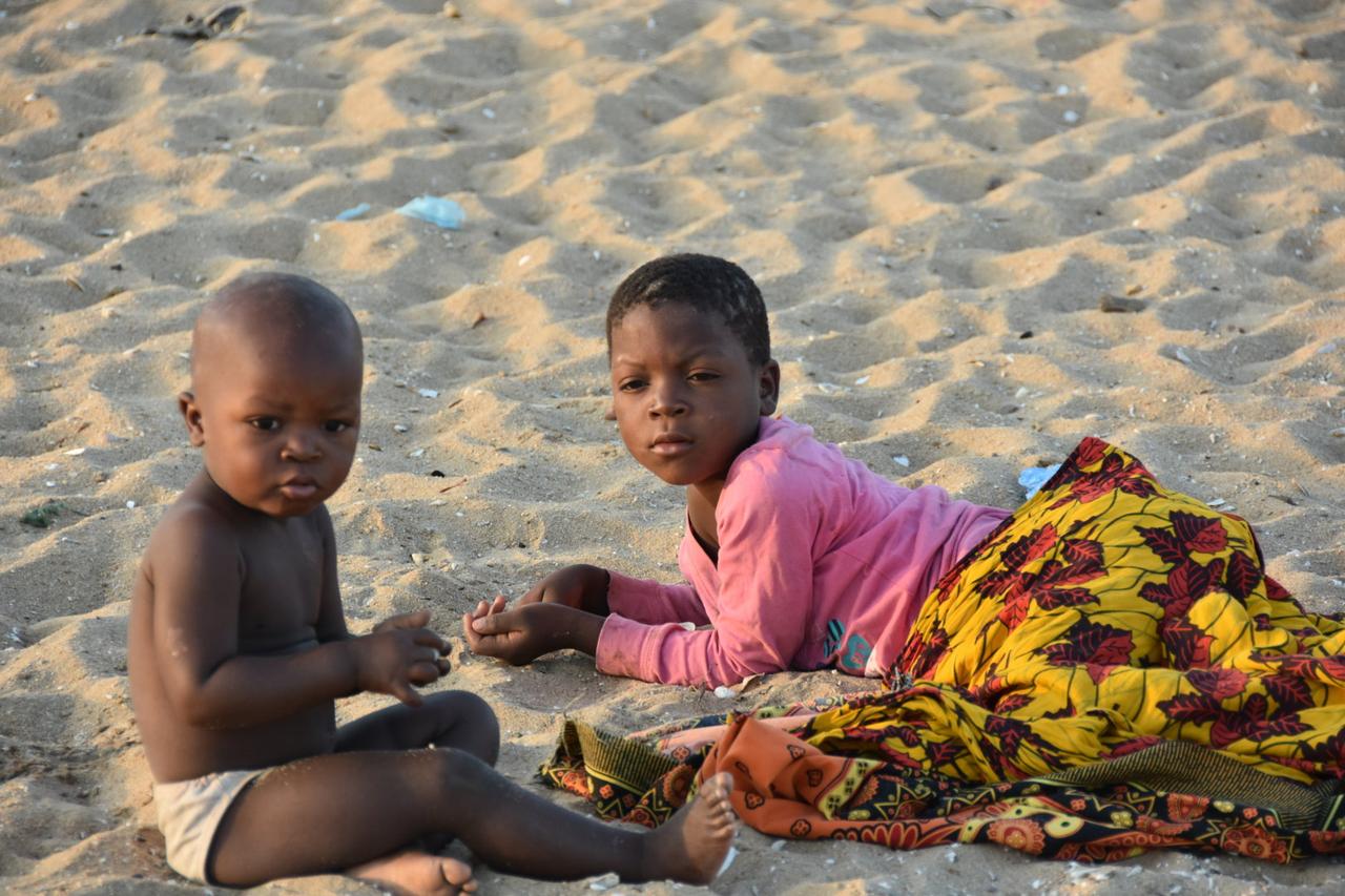 非洲的小国马拉维彻底没油了。这是今天的消息，马拉维还是一个内陆国，和东盟中的老挝