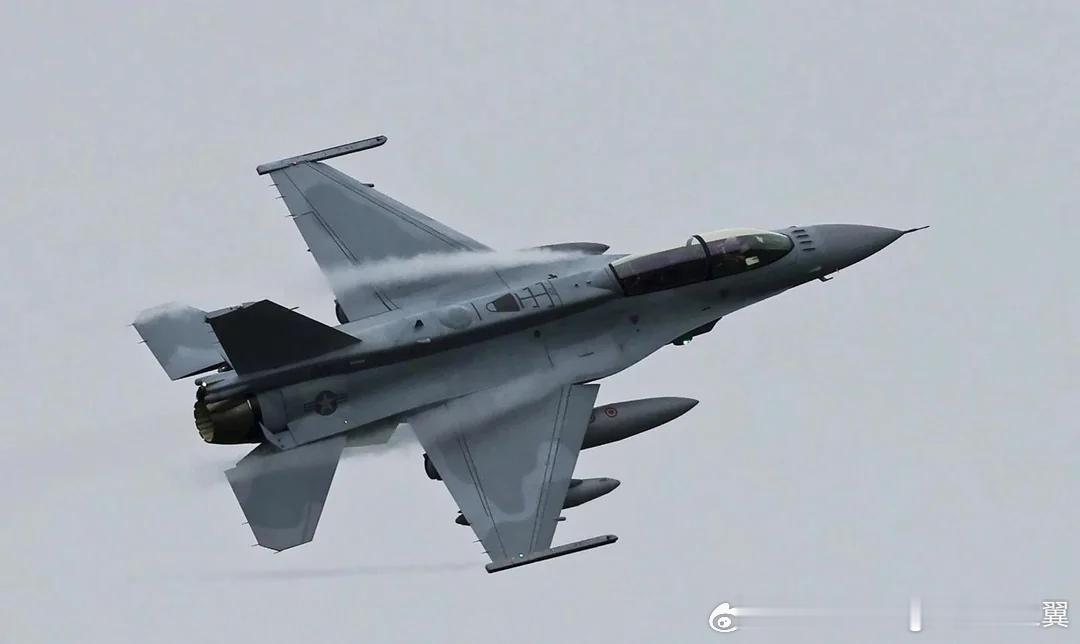 保加利亚接收新一批F-16V​​​