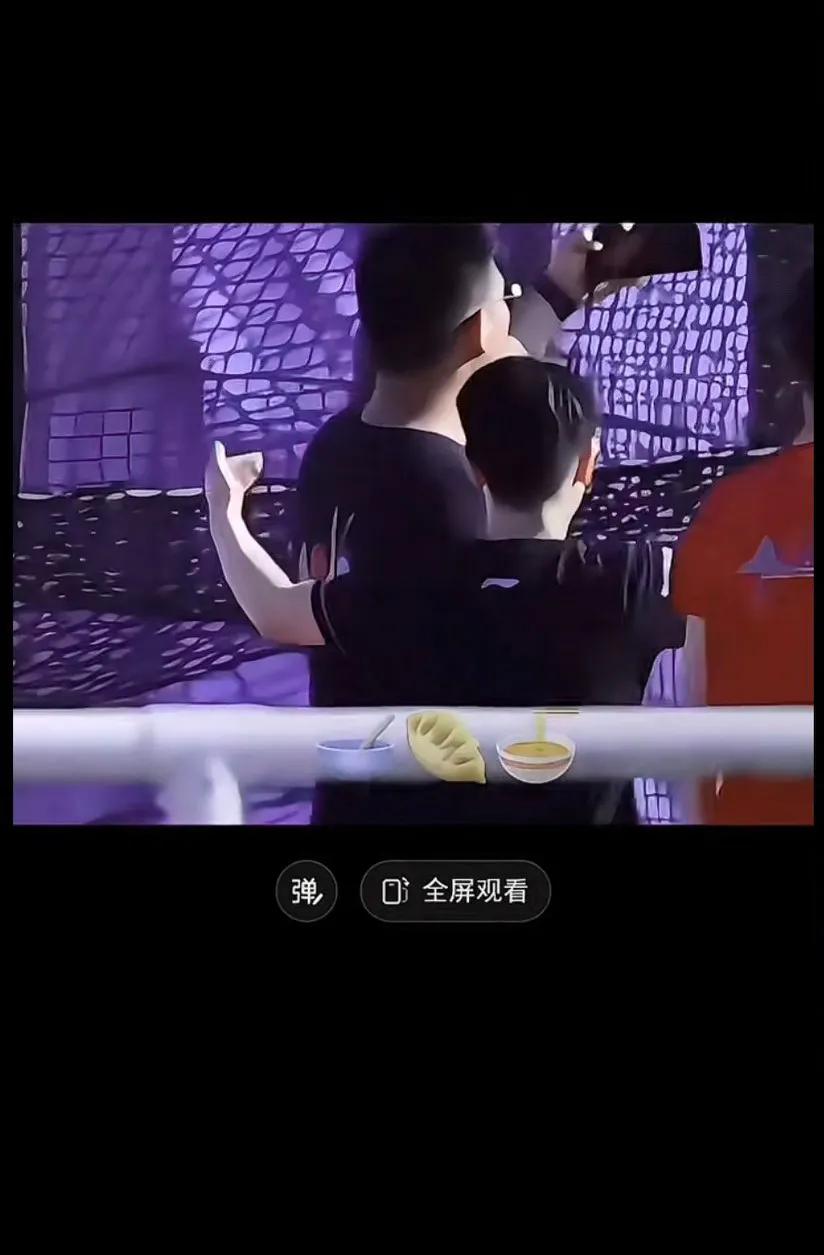 我家莎宝，会比心了，不是只会剪刀手了[呲牙笑]莎宝宝她除了是奥运冠军，世界冠军，