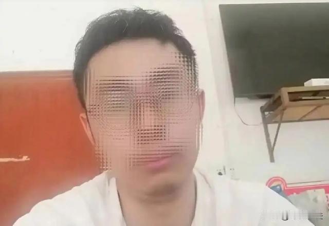 湖南，在卫生院担任助理的刘某，闲来没事就到网上约了两位未满14岁的女孩，前往酒店