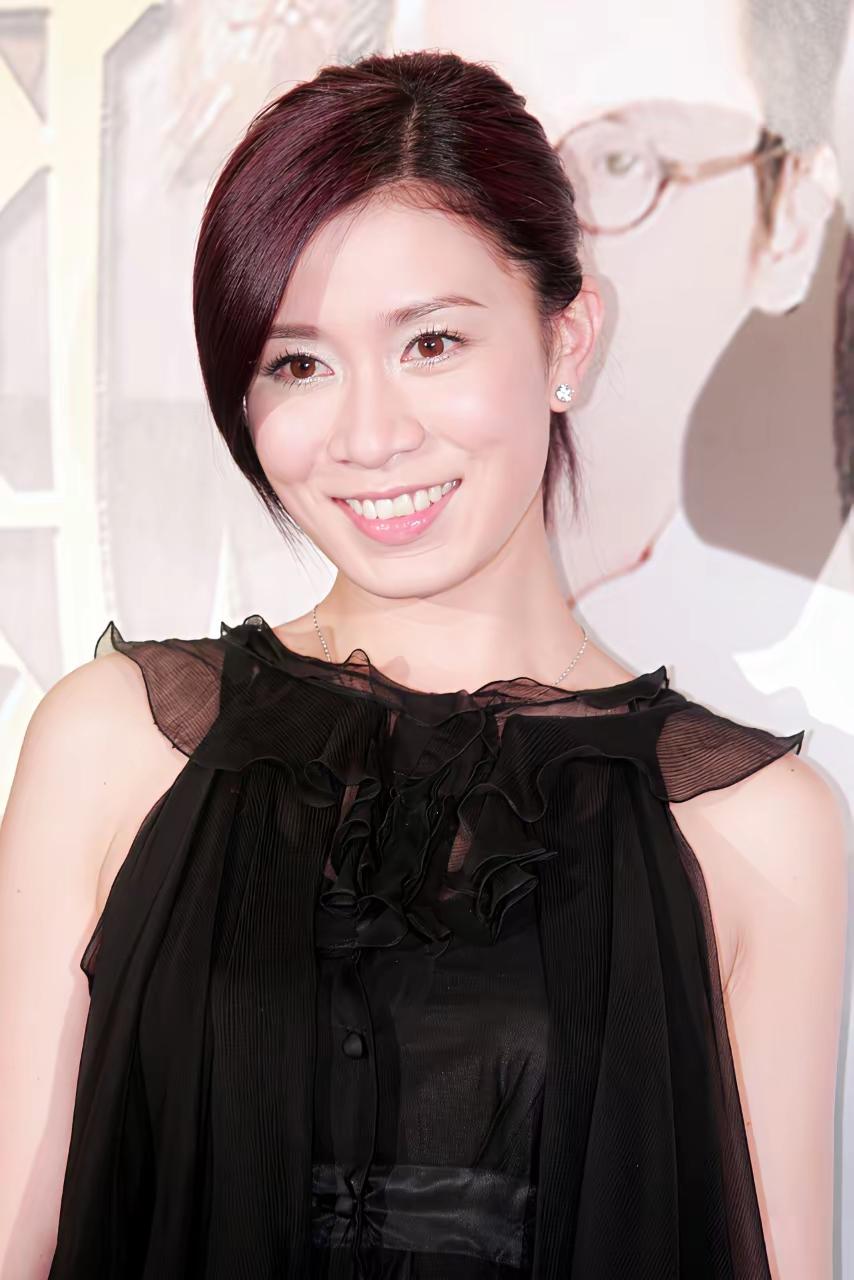 佘诗曼最近立遗嘱的消息，让不少人唏嘘。50岁，TVB四届影后，事业封神，账