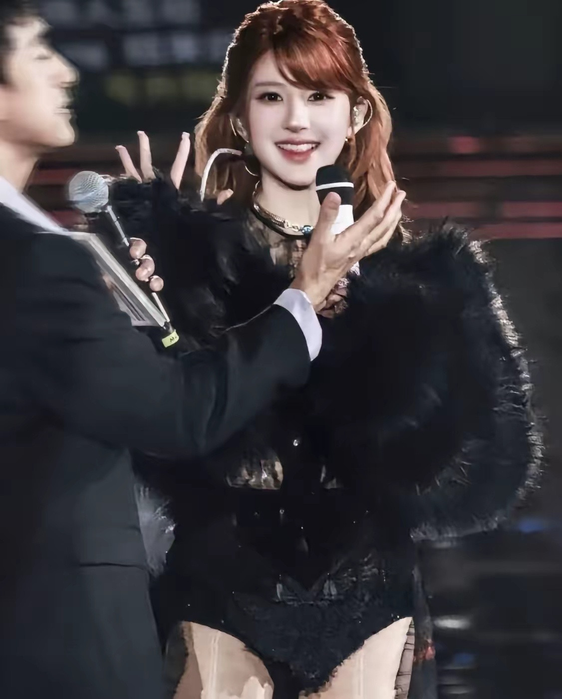 大家发现了吗？赵露思自从和前公司分开后，她就开启了事业“疯狂模式”，不仅拍的电视