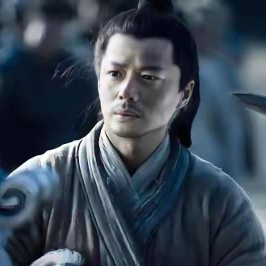 韩信到死才懂：要了他命的不是吕后，竟是整天点头哈腰的他…那个总在他面前弓着