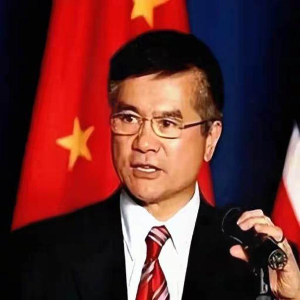 太无耻了！美国首位华裔州长骆家辉，家族三代都在美国奋斗，他当官时猛烈打压中国，辞