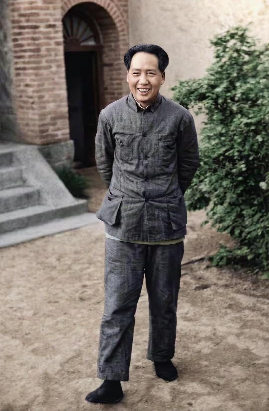 那个时候，为什么无论环境多么艰苦，多么险恶，多么残酷，毛主席总是那样举重若轻，那