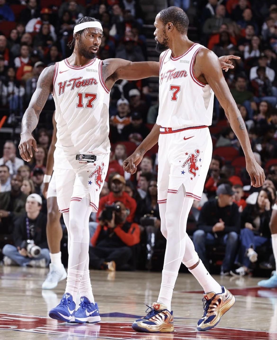 火箭大胜篮网，继续连胜之路，乌度卡终于找到第四节不输球的3招：1、申京是个合