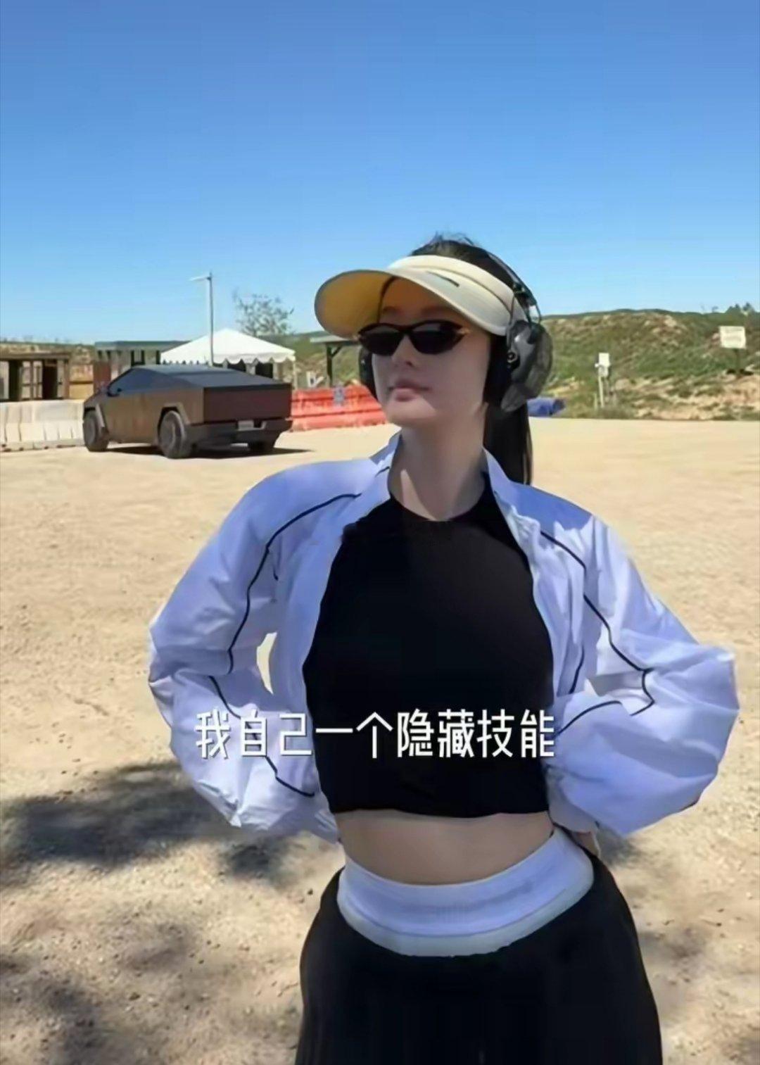 乔欣和老公美国度假，33岁赖柏霖罕见出镜，两人出海钓鱼开心大叫​​​