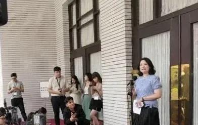 吴思瑶也疯狂了，昨天还嚣张妄言叫嚣地说，民进党还要再战823罢免，尽管更困难，但