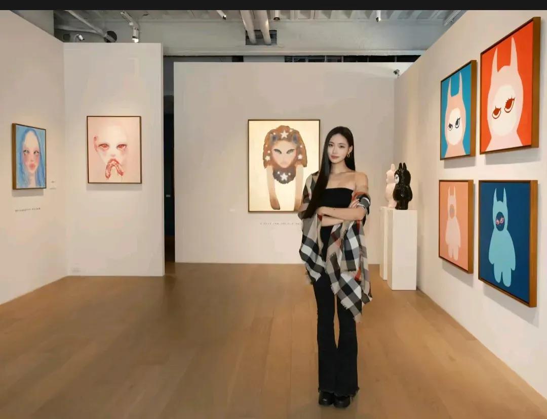 小S女儿的画作陷入抄袭风波和质疑。网友质疑她的作品画风跟知名作品非常相似。就